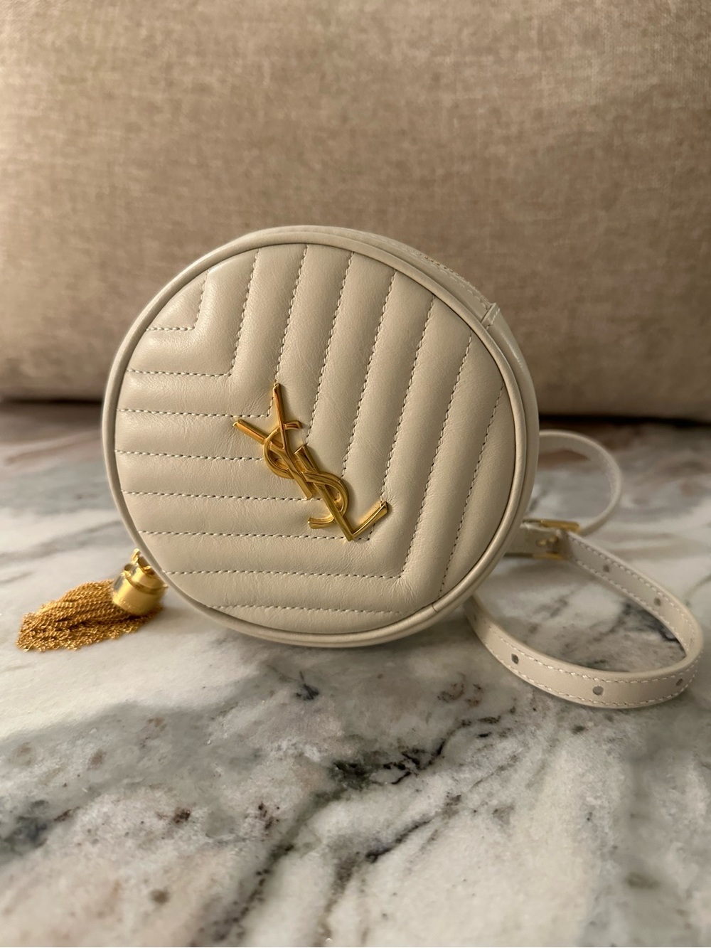 SAINT LAURENT Matelasse Chevron Quilted Baby Round Crossbody Bag - Picture 2 of 5